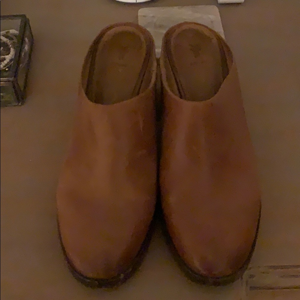Frye Mules cognac